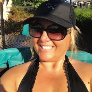 Meet your Posher, Stefanie